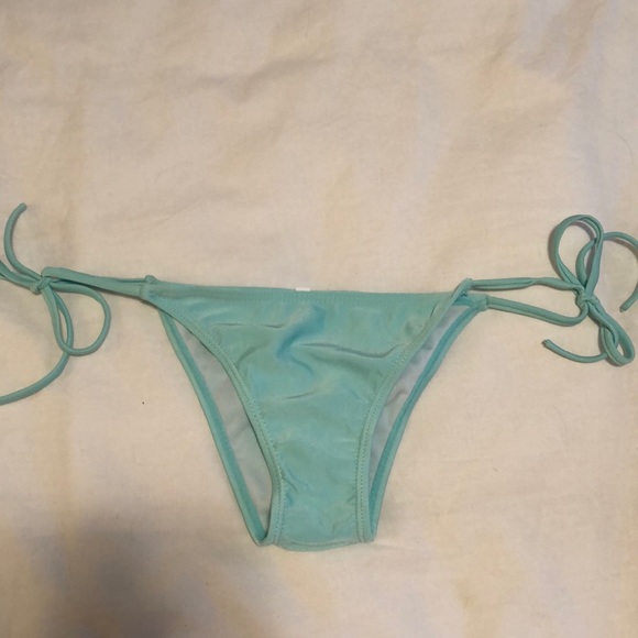 Swim suit bottom - Picture 1 of 3